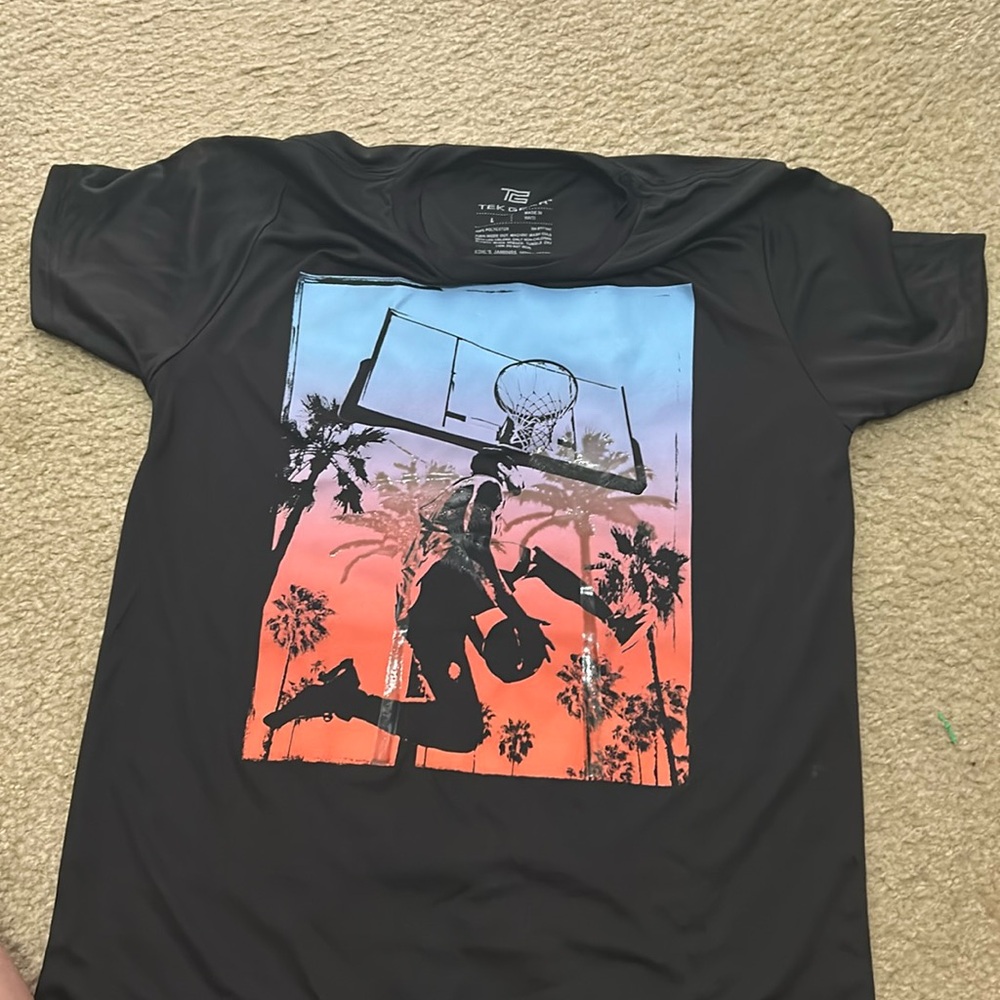 Tek Gear youth size Large basketball t-shirt.
